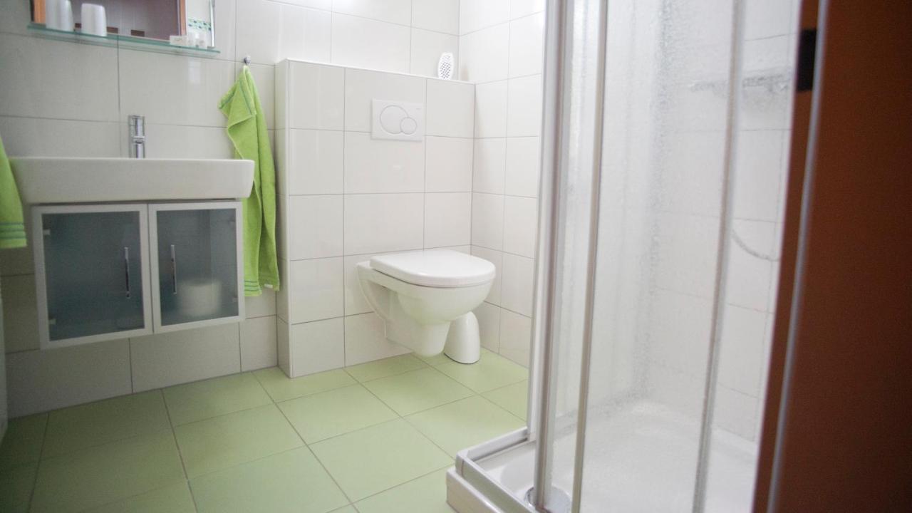 Gastehaus Moser Bed and Breakfast Podersdorf am See Esterno foto